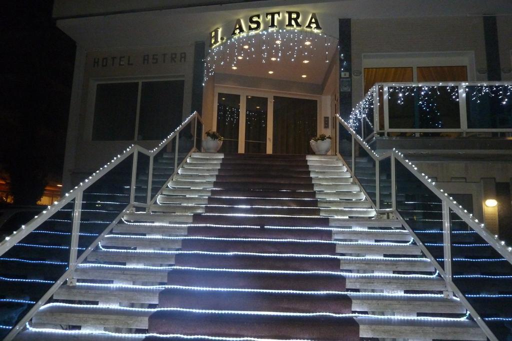 Hotel Astra Milano Marittima Eksteriør billede