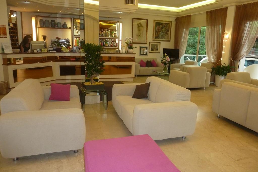 Hotel Astra Milano Marittima Eksteriør billede