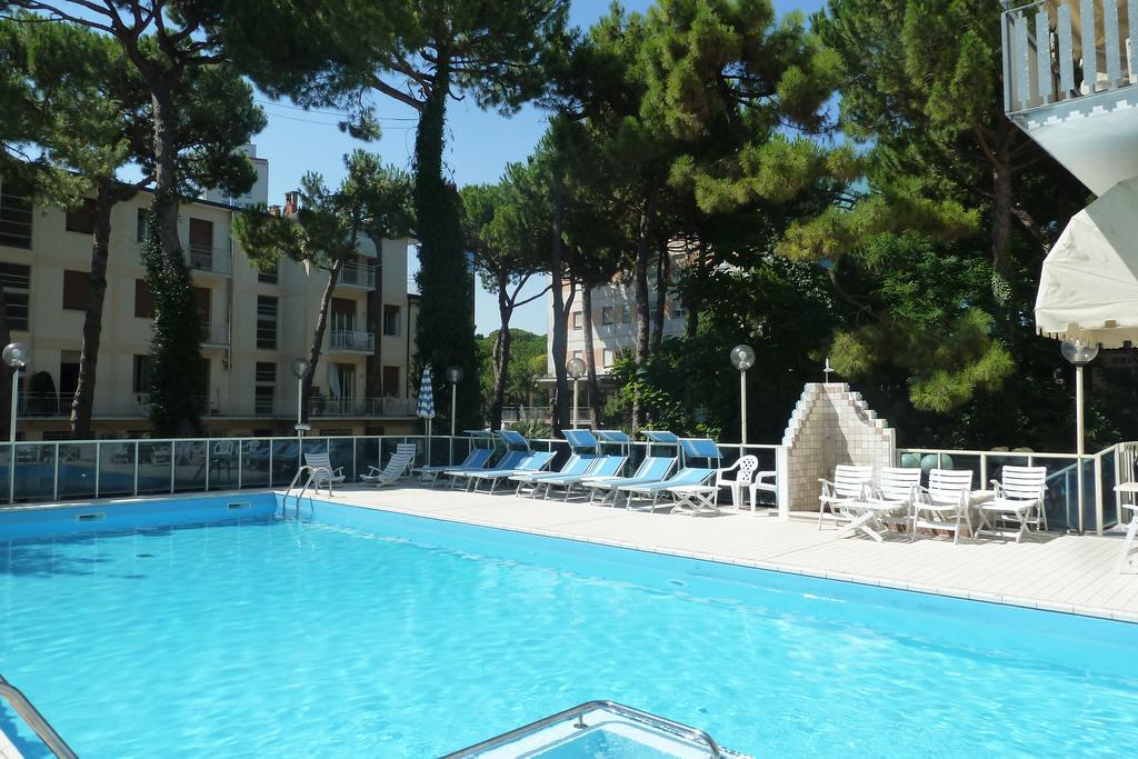 Hotel Astra Milano Marittima Eksteriør billede