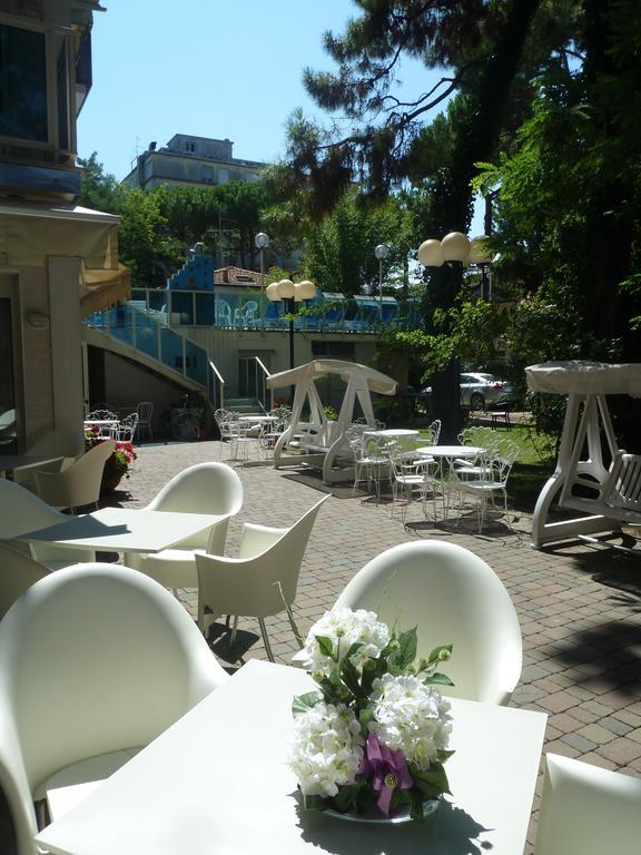 Hotel Astra Milano Marittima Eksteriør billede