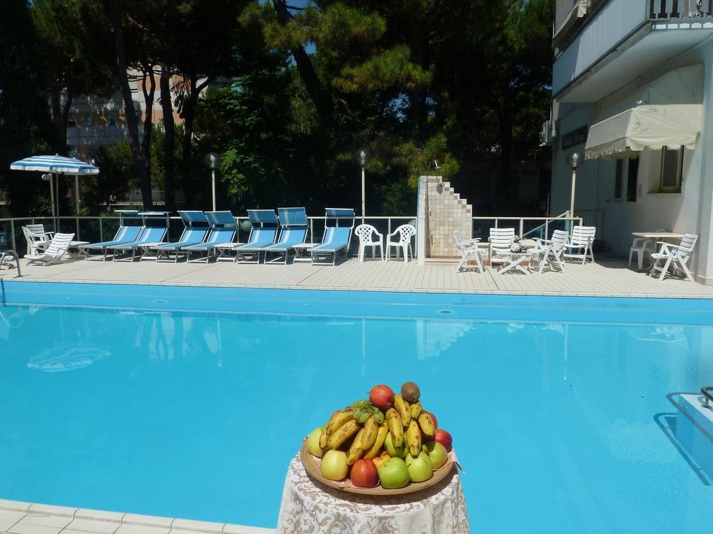 Hotel Astra Milano Marittima Eksteriør billede