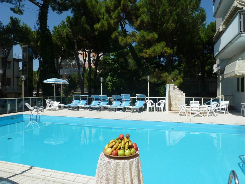 Hotel Astra Milano Marittima Eksteriør billede