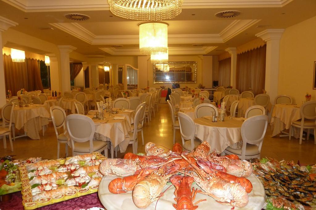 Hotel Astra Milano Marittima Eksteriør billede