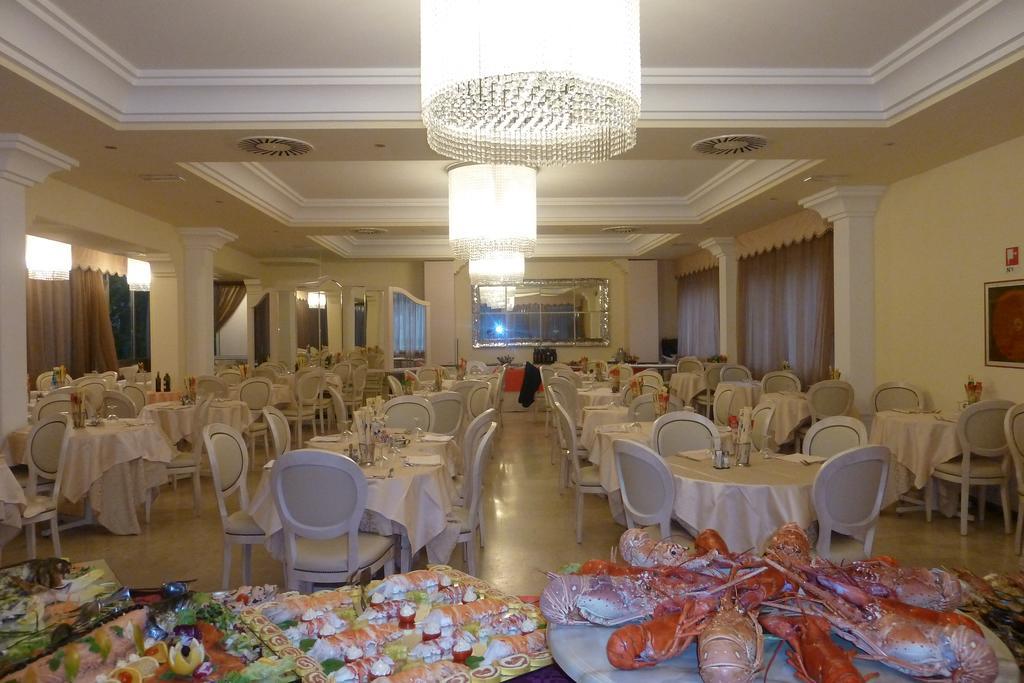 Hotel Astra Milano Marittima Eksteriør billede