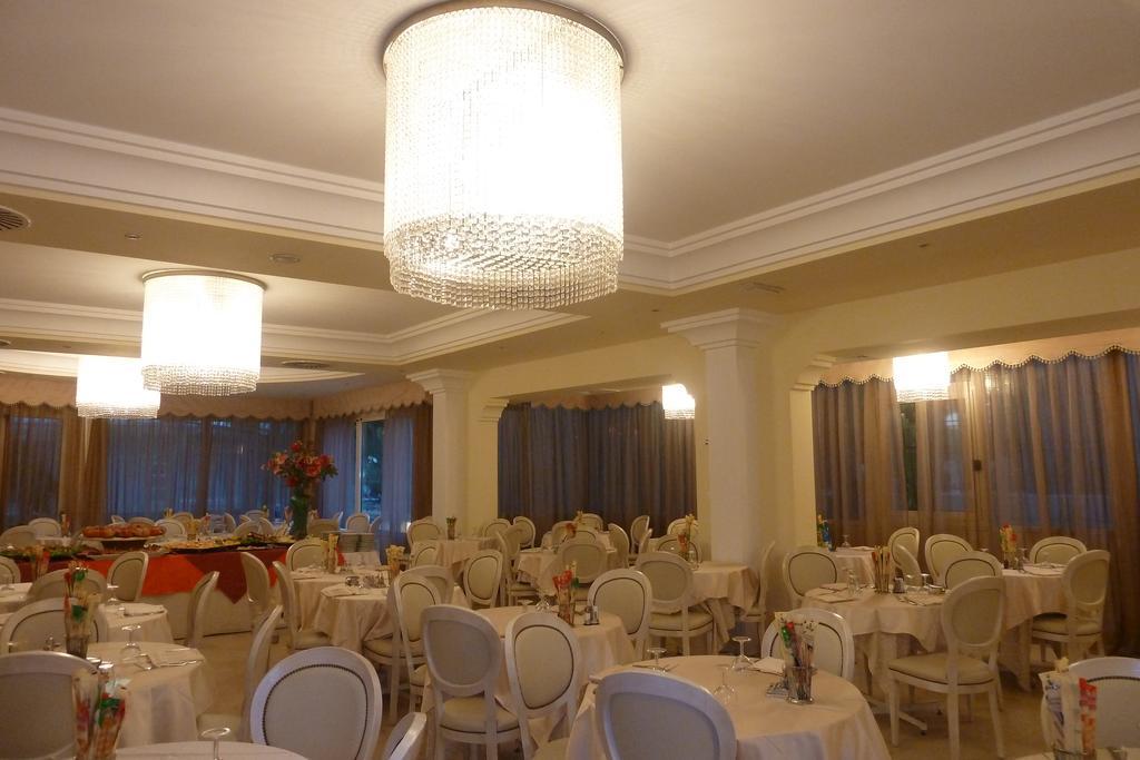 Hotel Astra Milano Marittima Eksteriør billede